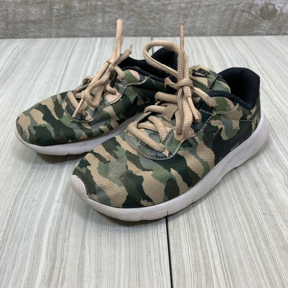 boys nike camo shoes